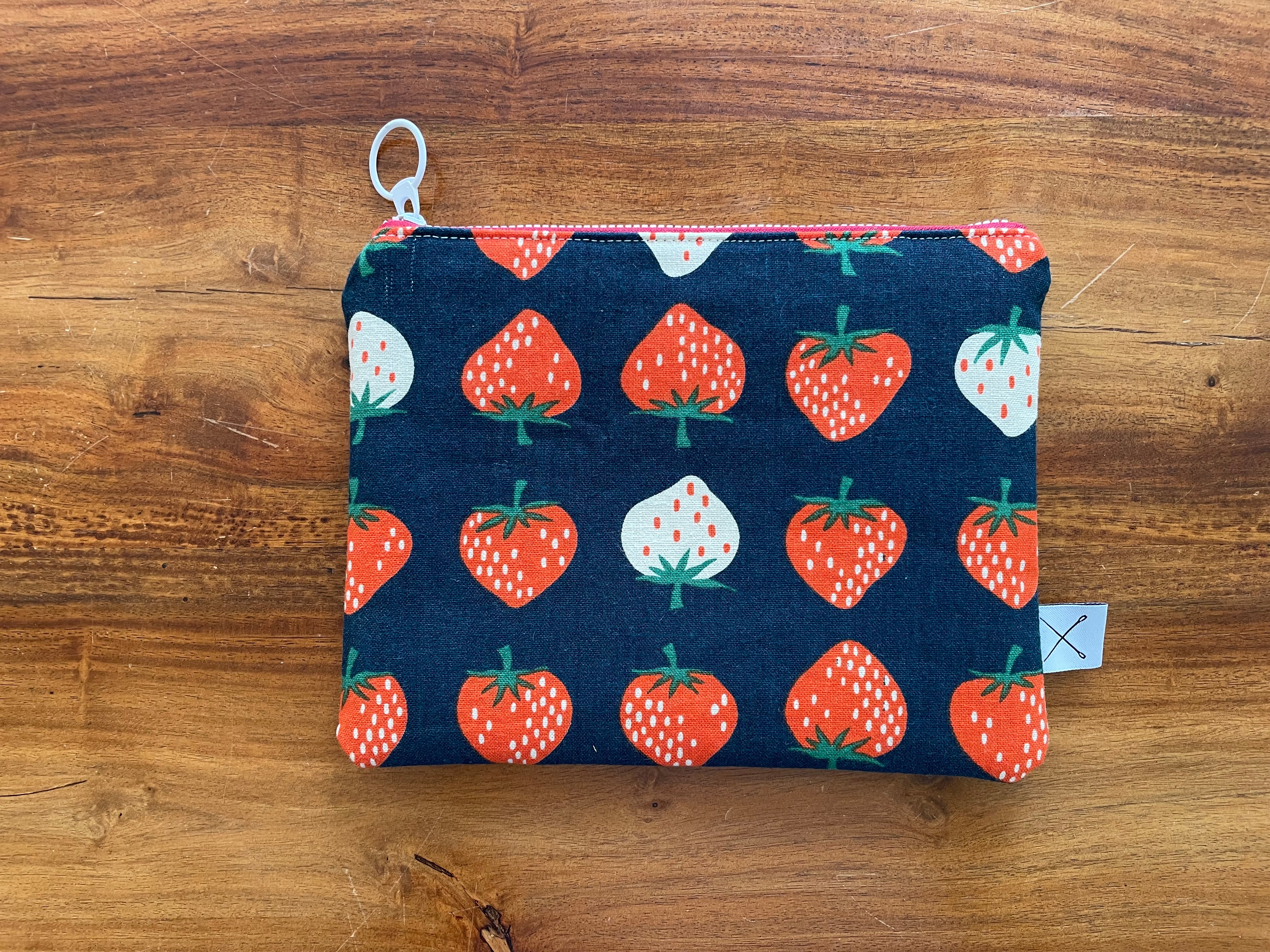 Pocket Pouch - Strawberries