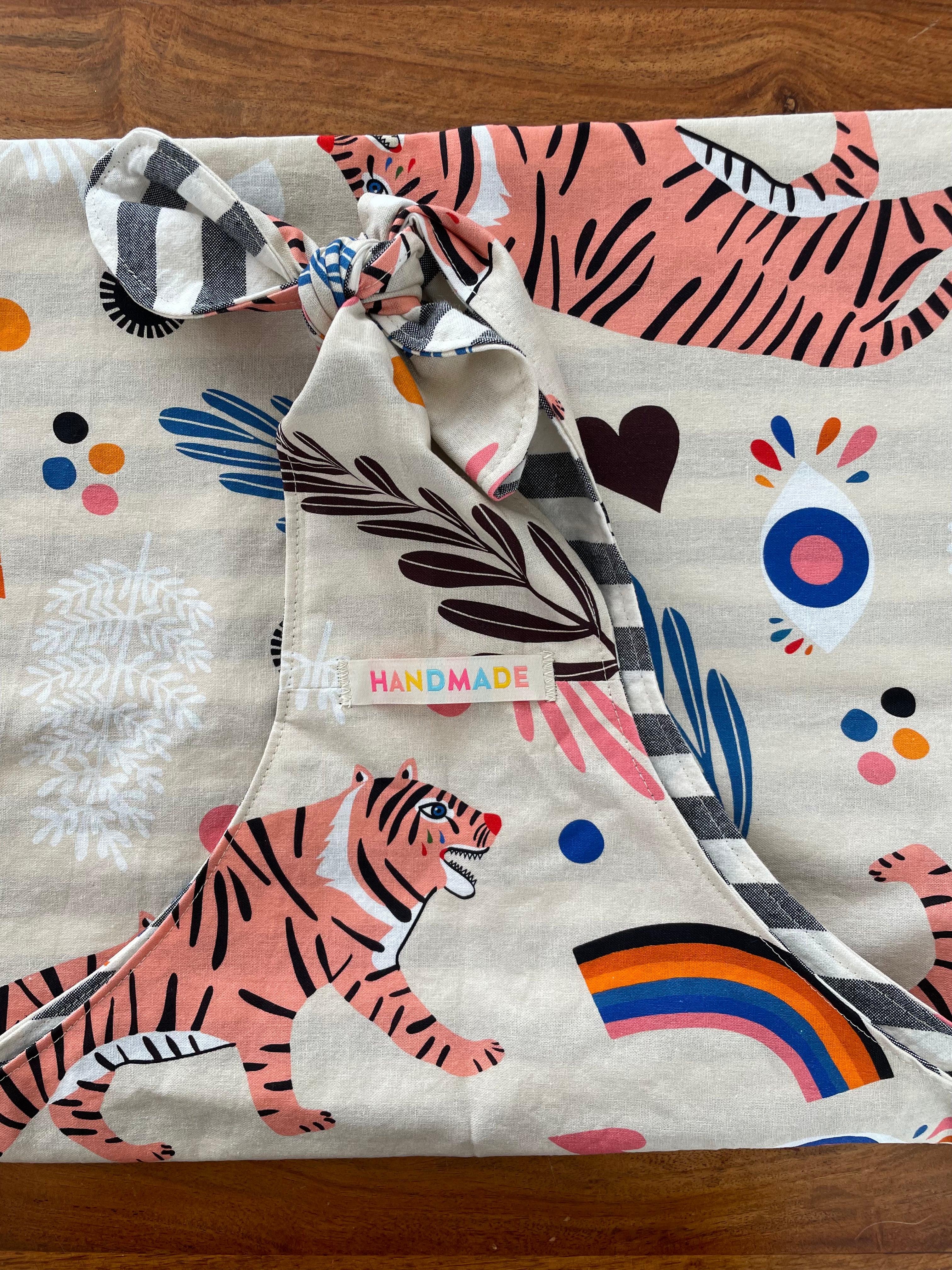 Tote - Tigers in white