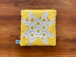 Quilt Pouch - Big Blue Flower
