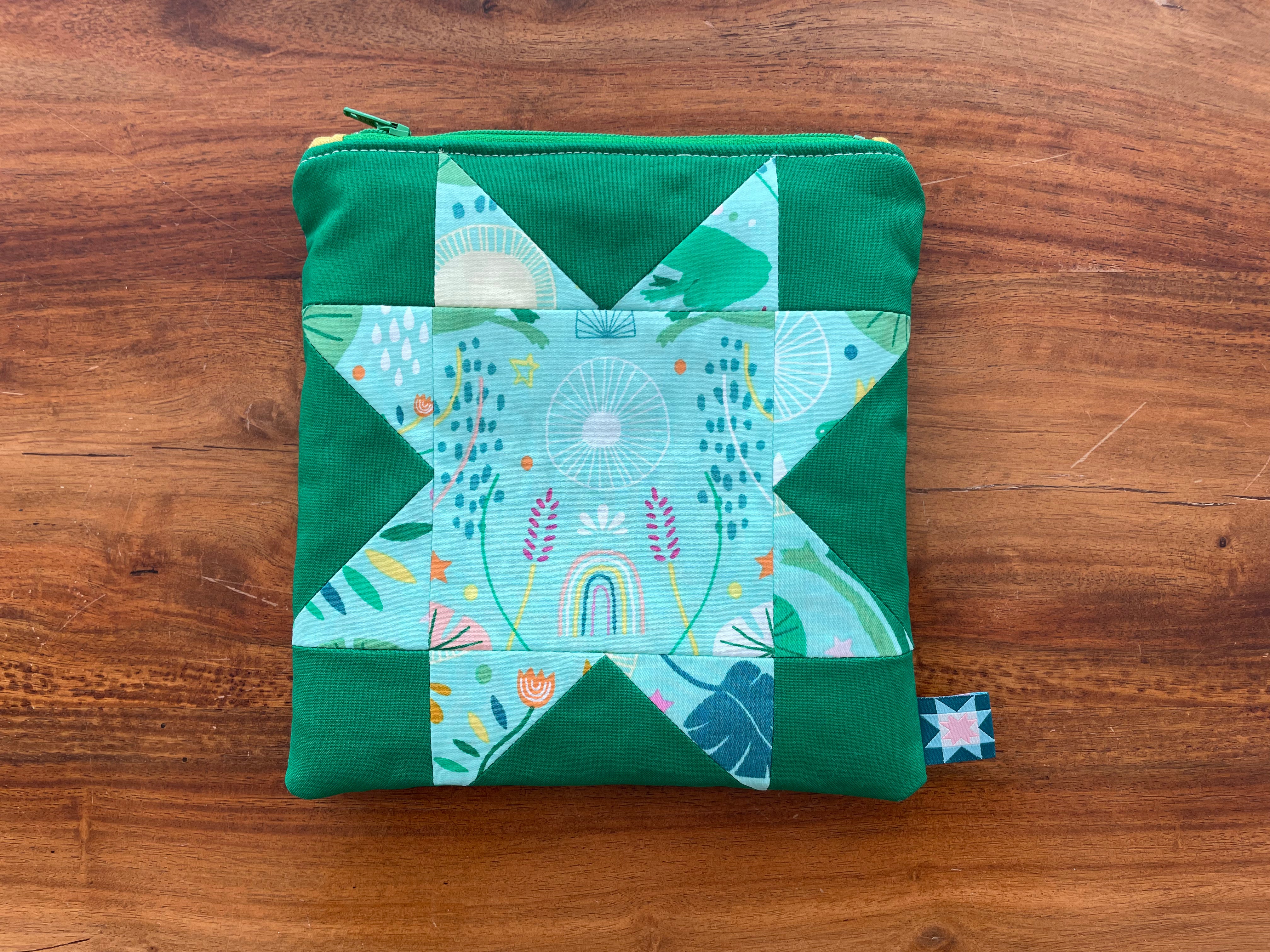 Quilt Pouch - Frog Pond